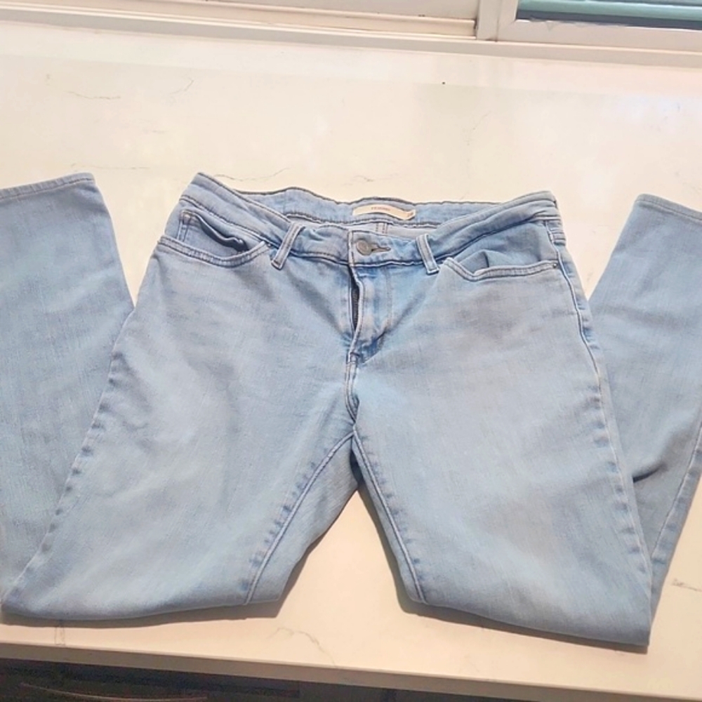 Levis Womens 711 Skinny Jeans